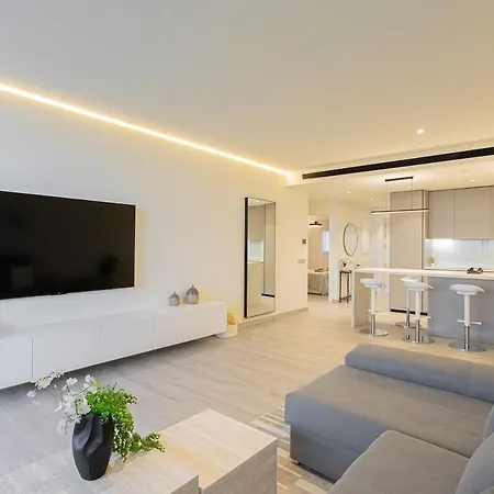 Lxr Crown 2br Design *