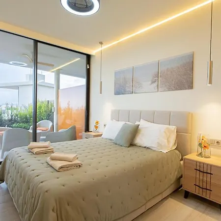 Lxr Crown 2br Design * פואנגירולה