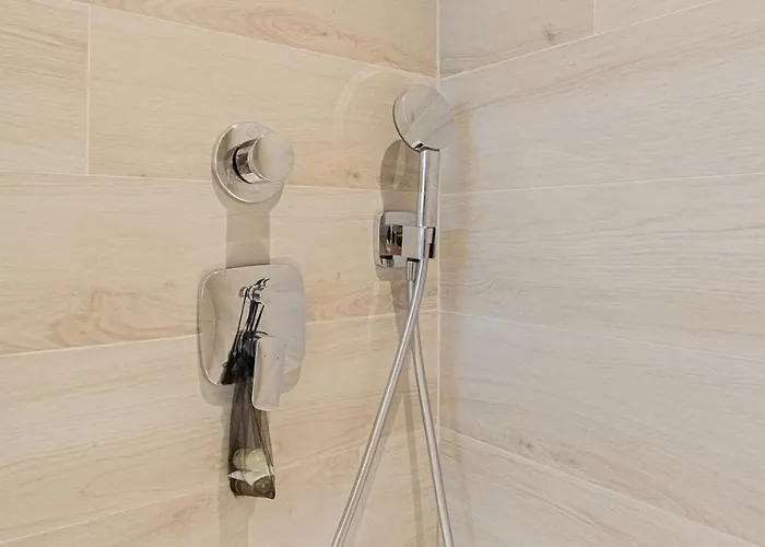 Lxr Crown 2br Design דירה פואנגירולה