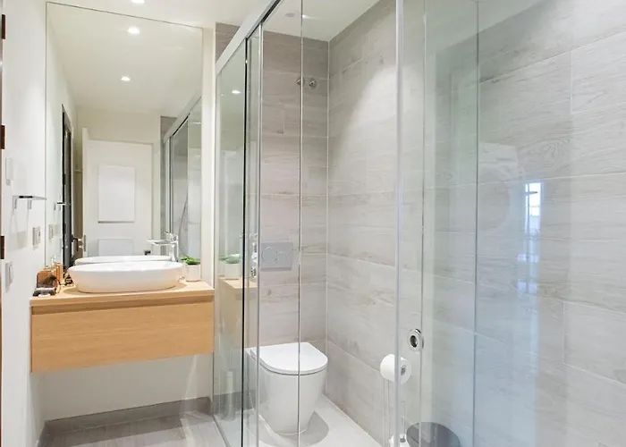 Lxr Crown 2br Design * פואנגירולה