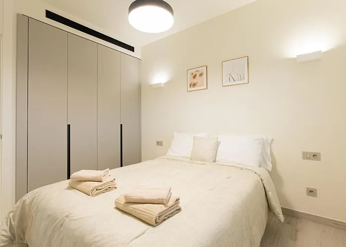 Lxr Crown 2br Design דירה *